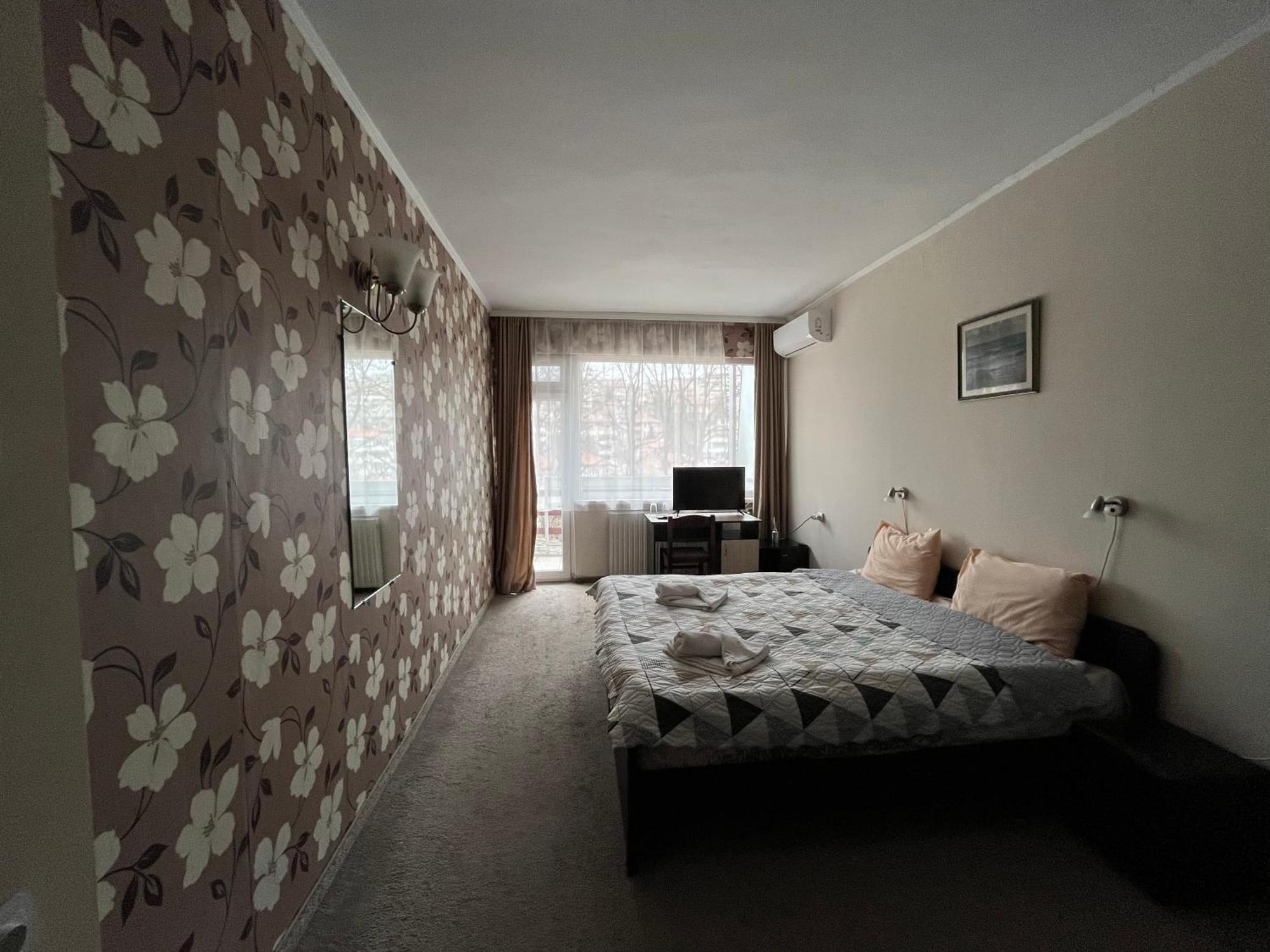 Park Hotel Ivailo Велико-Тырново Экстерьер фото